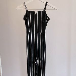 Bershka. Excellent condition. Super cute jumpsuit
